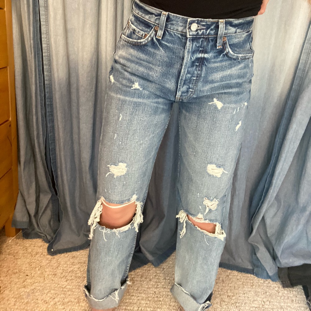 BOYISH RIPPED JEANS